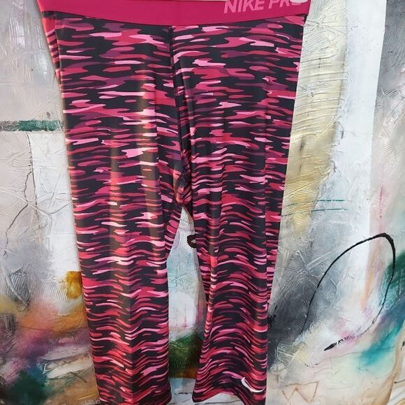 Nike Pro youth capris size L waist 27 inseam 20" - Picture 1 of 4